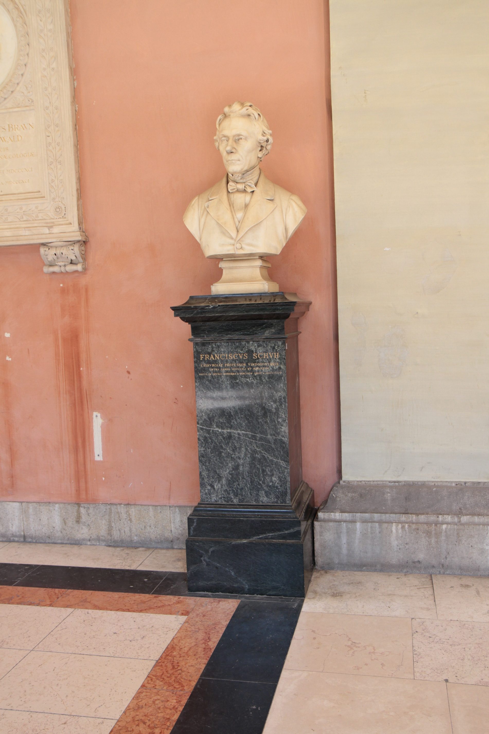 Franz Schuh's bust, Medical monuments B, UNI Vienna (3).JPG